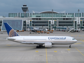 
Cette année, l aéroport de Munich célèbre un anniversaire spécial avec Continental Airlines, désormais intégrée à United