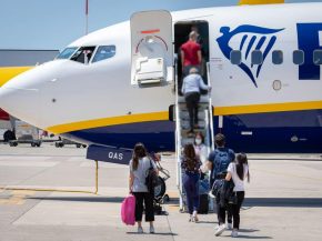 
Ryanair a confirmé jeudi 12 juin l instauration d une amende de 500 € pour les passagers perturbateurs dont le comportement in