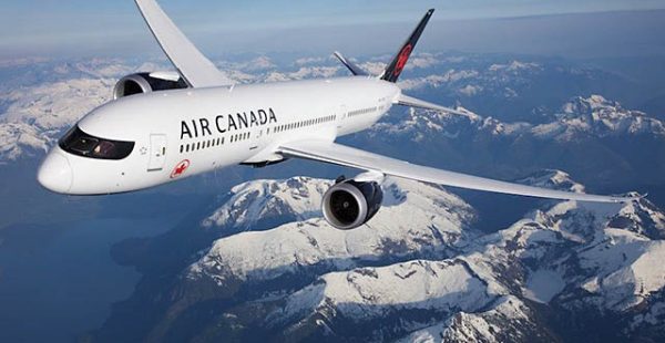 
Le tout nouveau vol international d Air Canada au départ de Montréal a atterri le 17 mai à Naples, en Italie, porte d entrée 