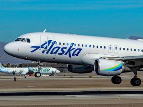 
Alaska Airlines et son syndicat de 7 000 agents de bord sont parvenus vendredi soir à un accord de principe, concluant des négo